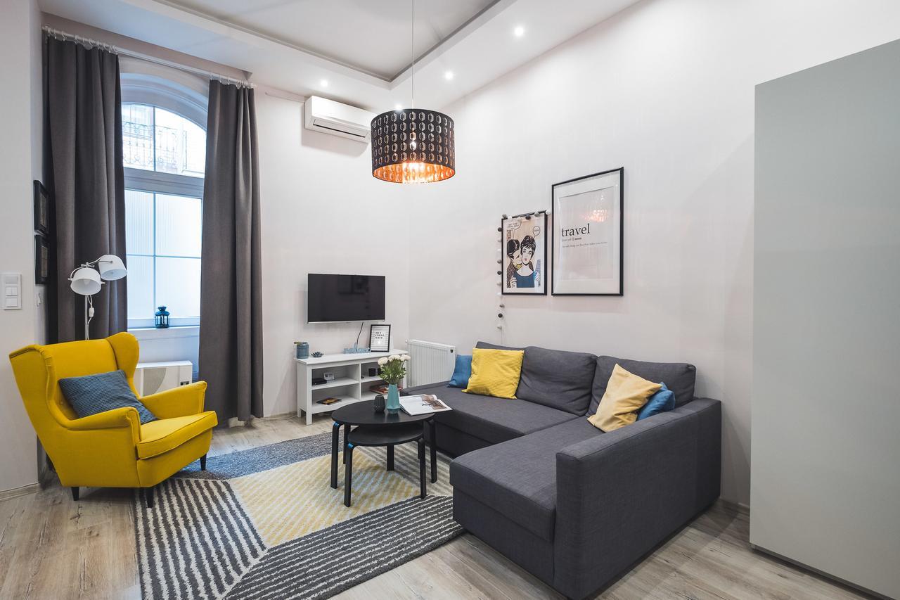 Cyc Apartment Budapest Exteriör bild